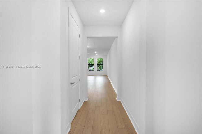 Foto del edificio - 8353 NW 7th Pl