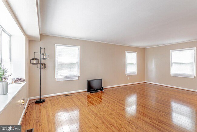 Foto del edificio - 9 Emerald Ct