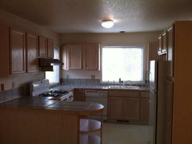 Building Photo - Great 4 Bedroom Home in Clackamas