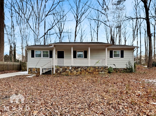 Building Photo - 223 Hillcrest Dr