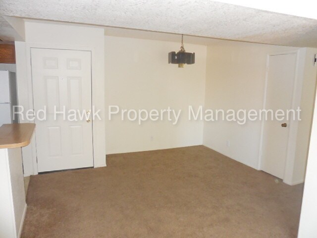 Building Photo - 540 N May