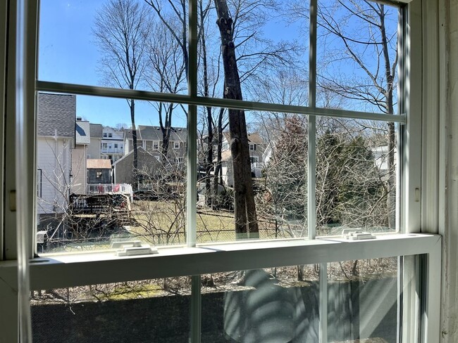 Building Photo - 34 Clark St