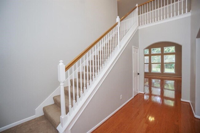 Building Photo - 22402 Teagarden Ct
