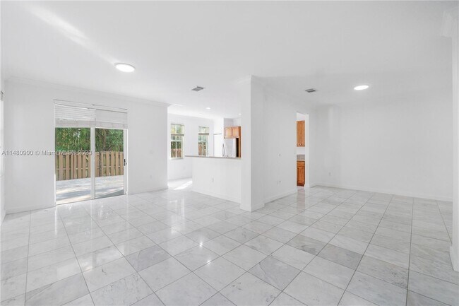 Building Photo - 10770 NW 74th Ln
