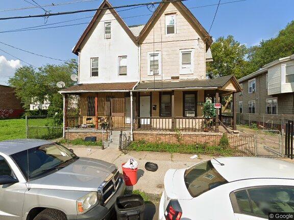 Casa del lado izquierdo - 32 N 24th St
