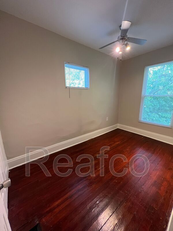 Foto del edificio - 906 Ellsworth Ave