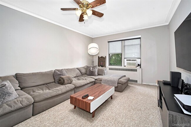 Foto del edificio - 2 Greenridge Ave