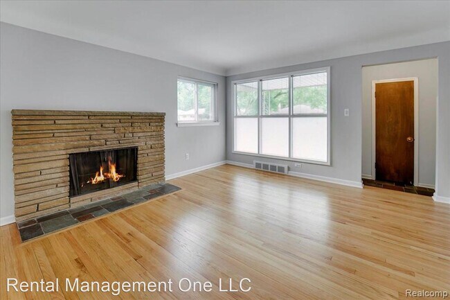 Building Photo - 3 br, 1.5 bath House - 24020 Seneca Street