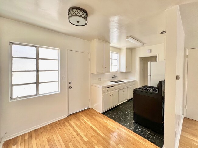 Cocina - 1342 Yale St