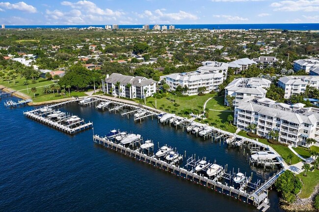 Foto del edificio - 315 Bay Colony Dr N