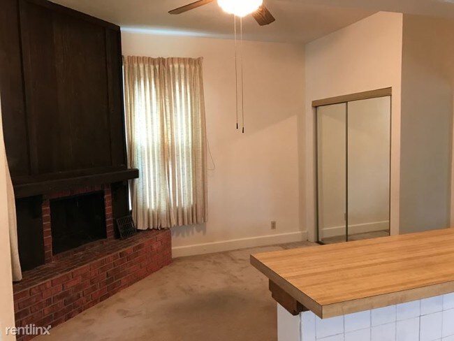 Building Photo - 3 br, 2 bath House - 811 Holyoake Road