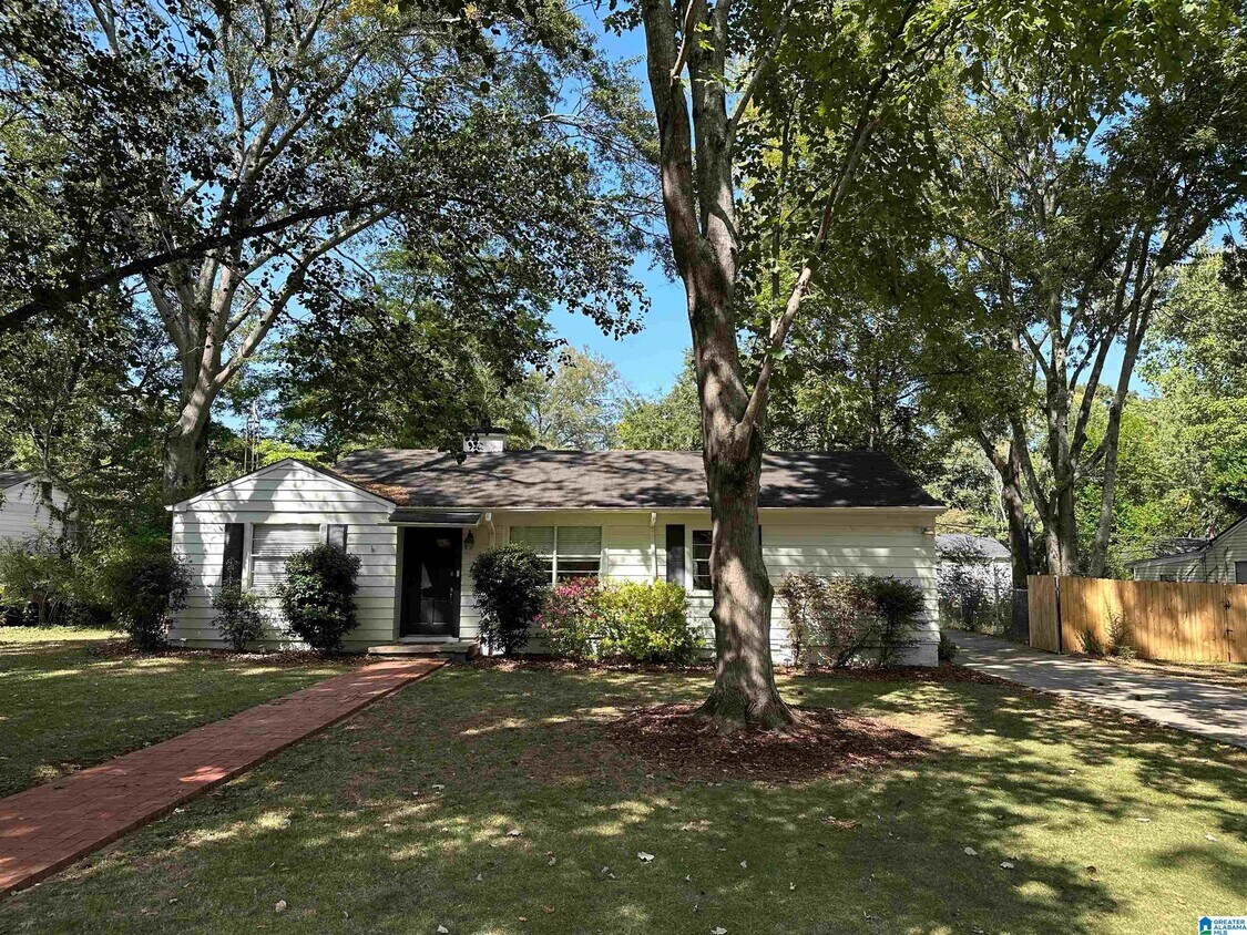 Primary Photo - 1204 Regal Ave