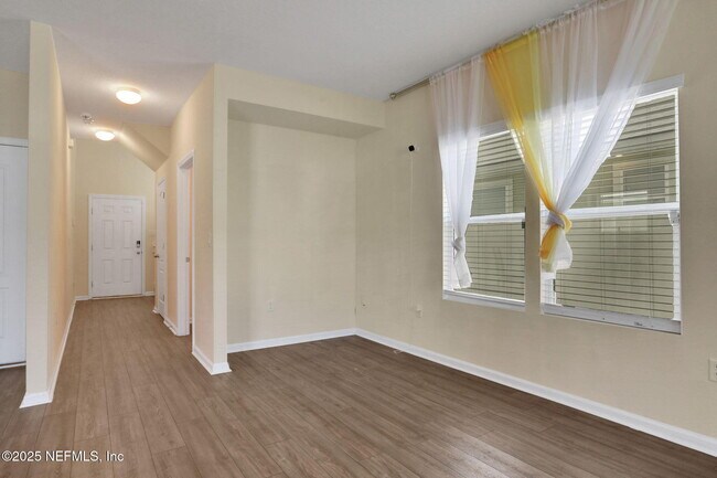 Building Photo - 2351 Oak Stream Dr