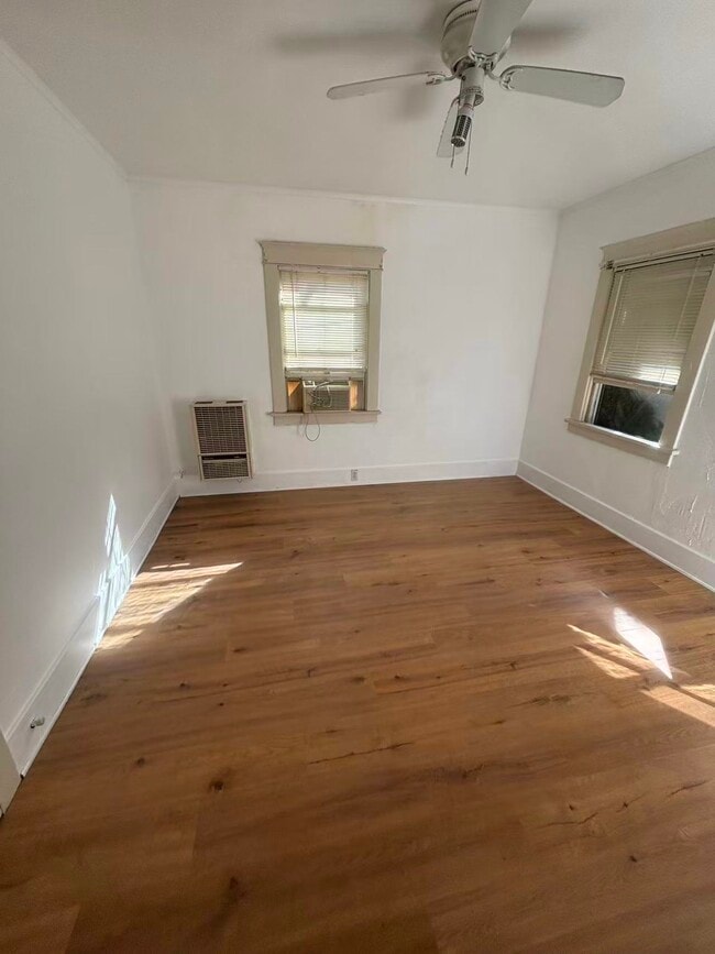 Building Photo - 216 S Almansor St