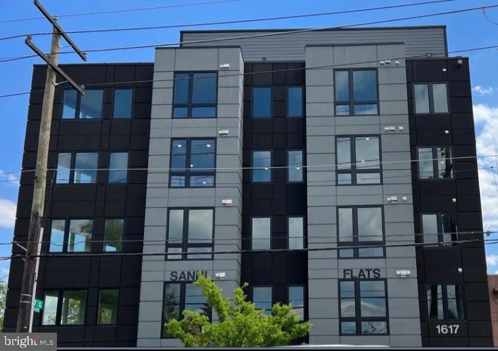 Foto principal - 1617 Rhode Island Ave NE