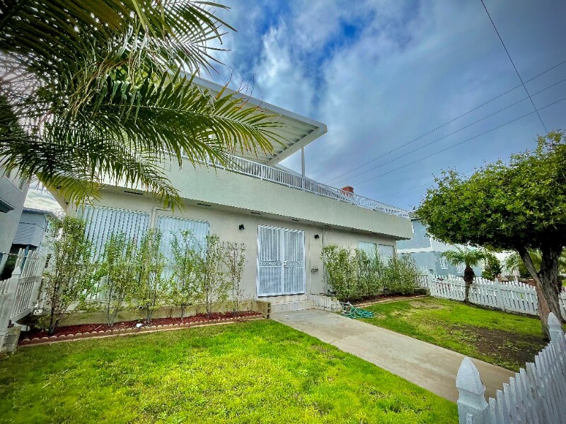 Primary Photo - 1102 Opal St