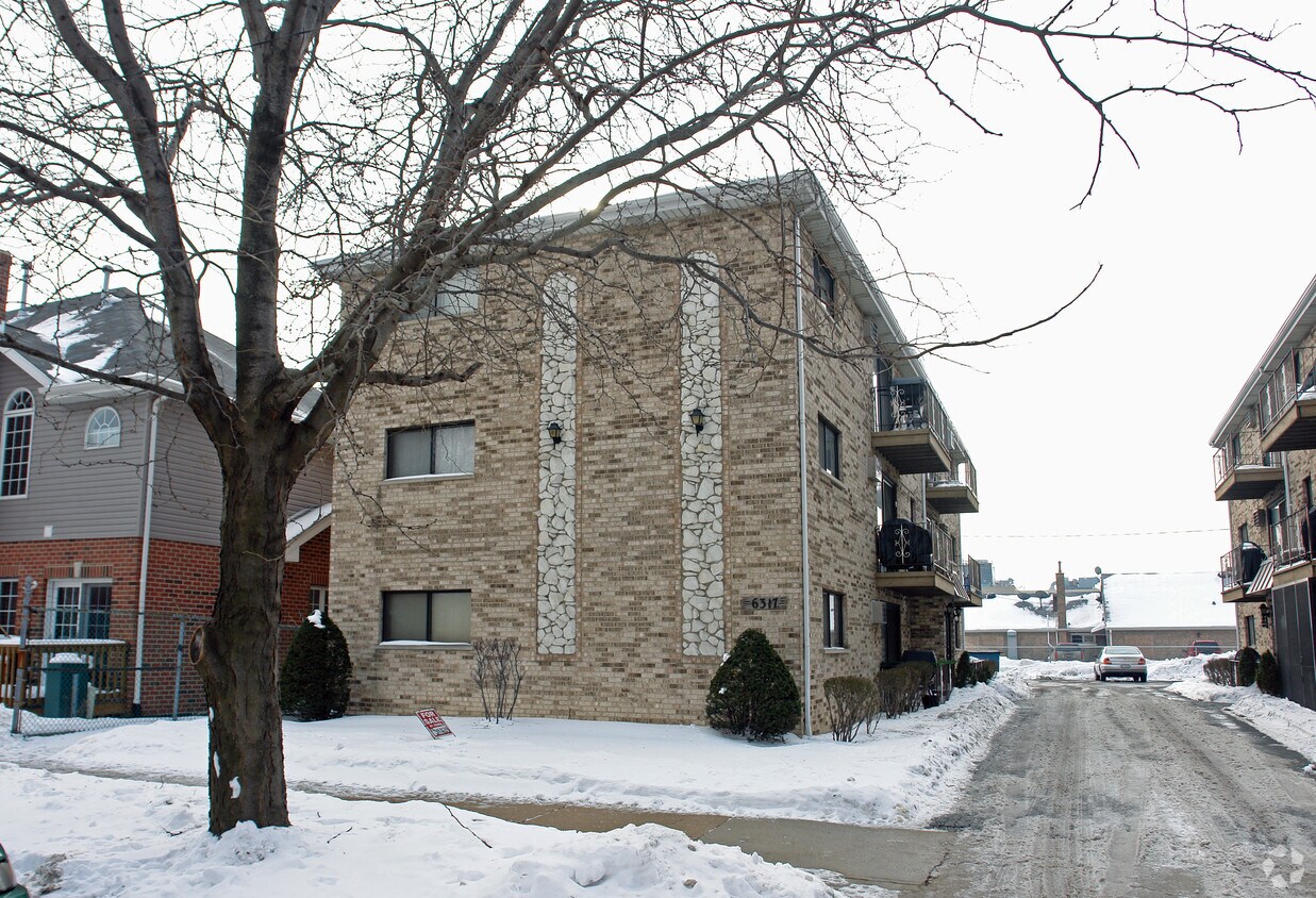 Building Photo - 6317-6319 W 64th Pl
