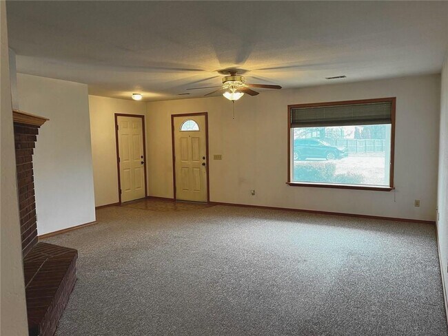 Foto del edificio - 8661 Stoner Ln