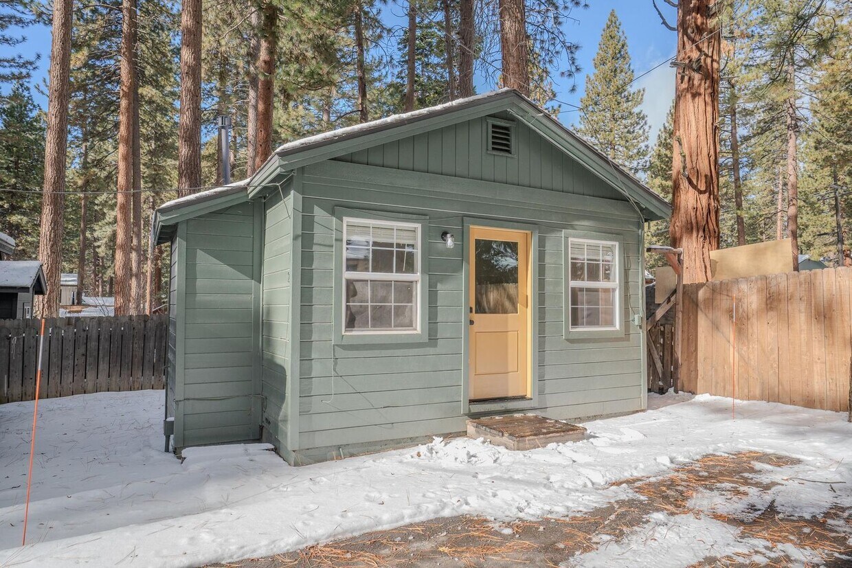 Primary Photo - 420 - Rainbow Cabin