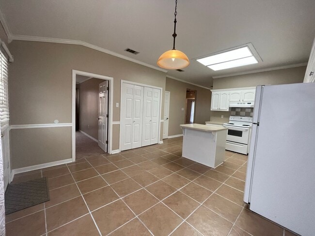 Building Photo - 3 Bedroom House Near Shenandoah