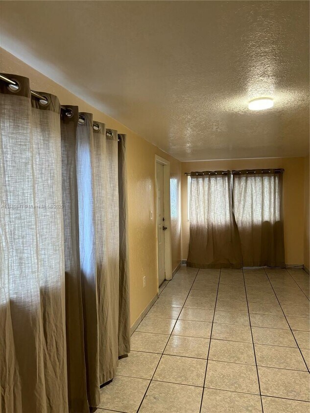 Foto principal - 6570 W 5th Pl