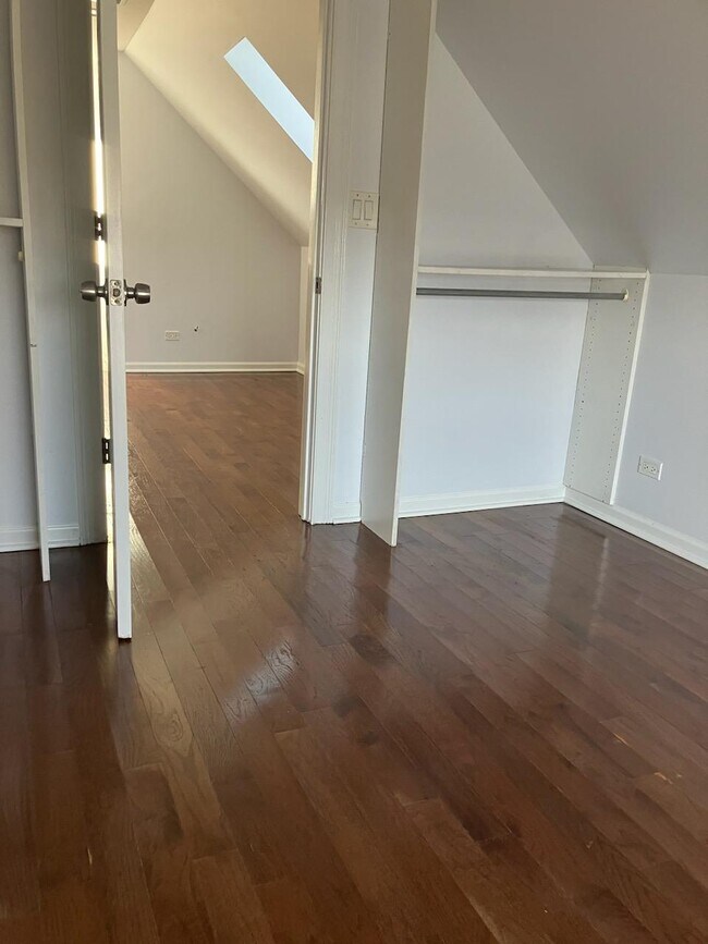 Foto del edificio - 2714 S Sacramento Ave