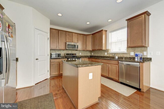 Foto del edificio - 22677 Flowing Spring Square