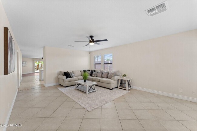 Foto del edificio - 11362 E Emelita Ave