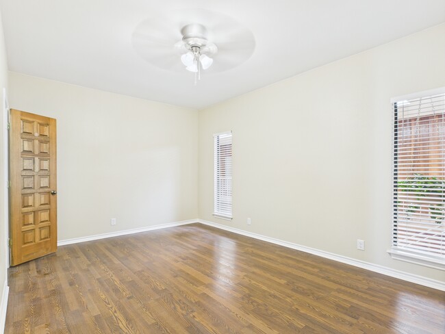 Building Photo - Regency Apartments