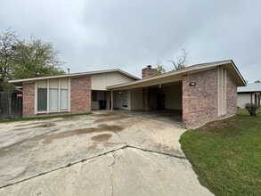 Building Photo - 2209 Wheeler Ave
