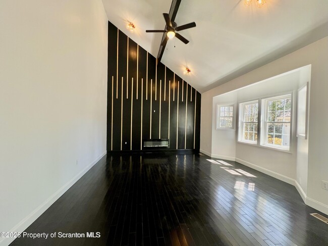 Foto del edificio - 400 Haven Ln