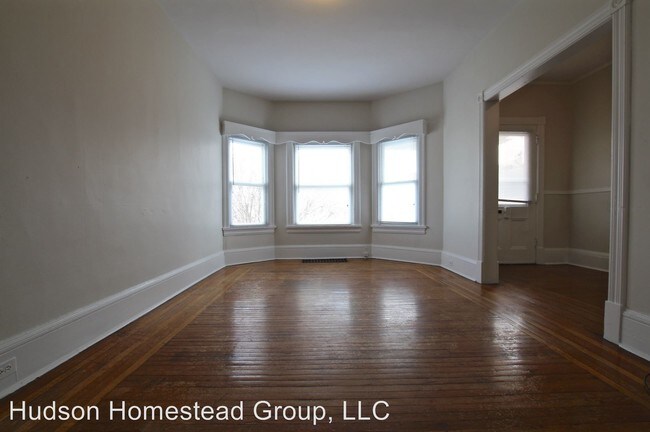 Building Photo - 4 br, 1 bath House - 15 O'Neil Street
