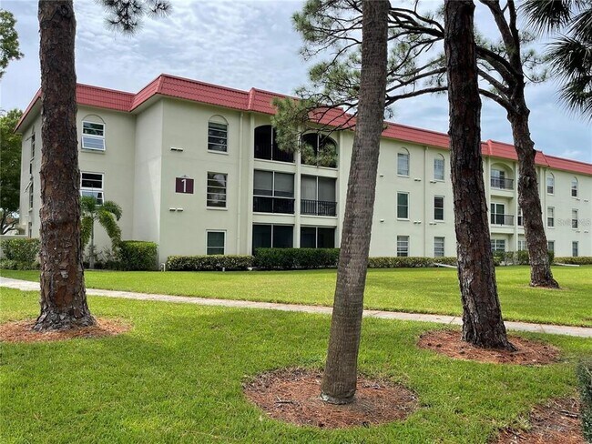 Foto del edificio - 2700 Bayshore Blvd