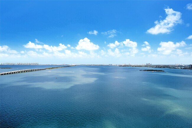 Foto del edificio - 2900 NE 7th Ave