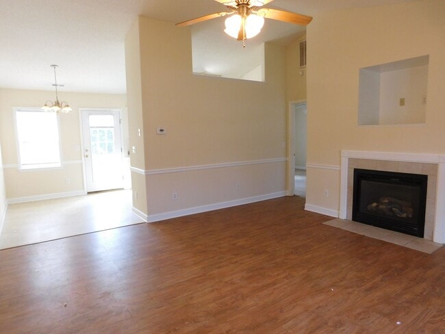 Building Photo - 113 Fairmount Way