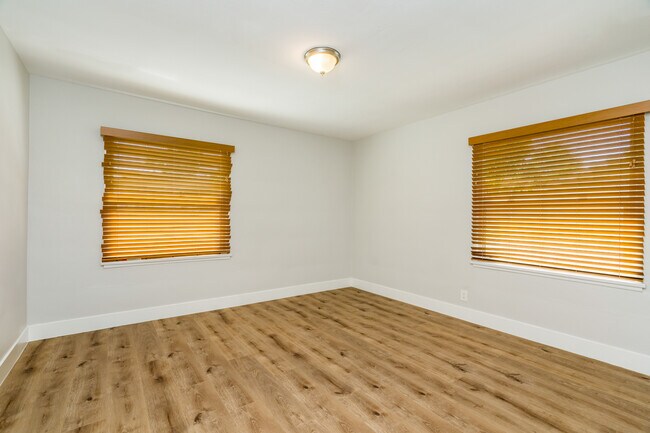 Foto del edificio - 6714 Amigo Ave