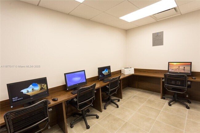 Foto del edificio - 3530 NW 36th St