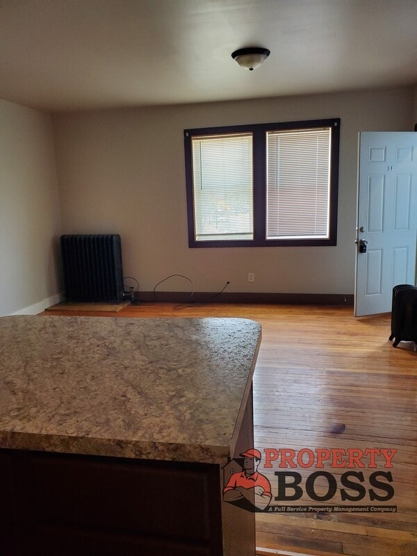 Foto del edificio - 1502 Broadway St