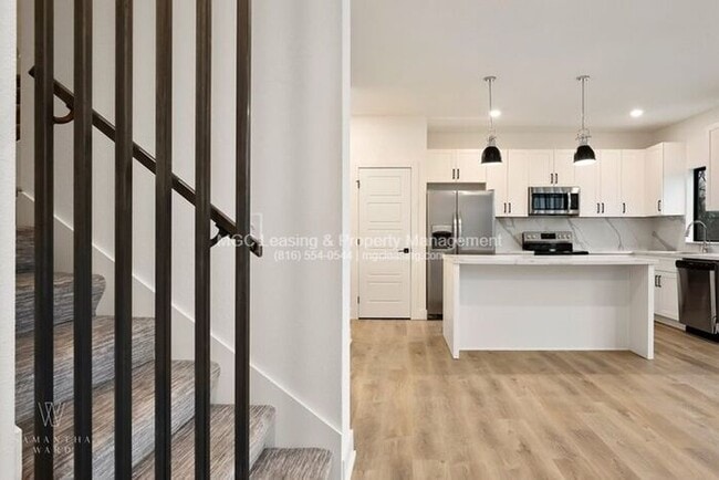 Building Photo - Modern Townhome Living with a Walk-Out Basement at Ayden Place