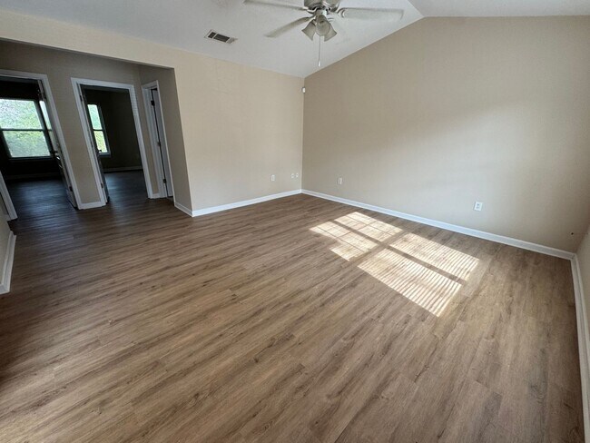 Foto del edificio - 17/19 Brookstone Drive