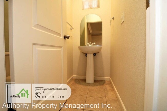 Building Photo - 3 br, 2.5 bath House - 2326 Shining Star Way