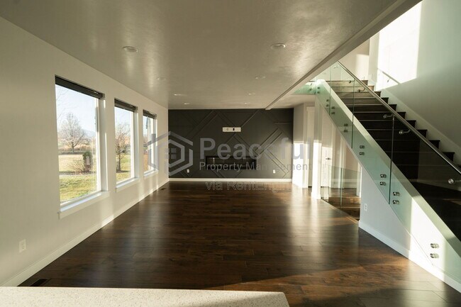 Building Photo - 1867 S Prairie Pond Rd