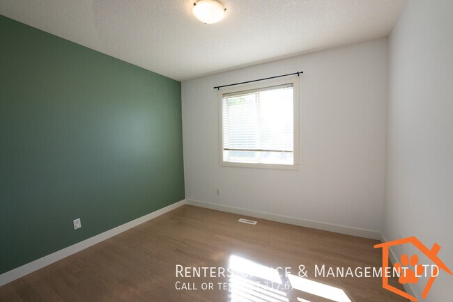 Photo du bâtiment - 3 Bedroom House With Yard, Deck and Assign...