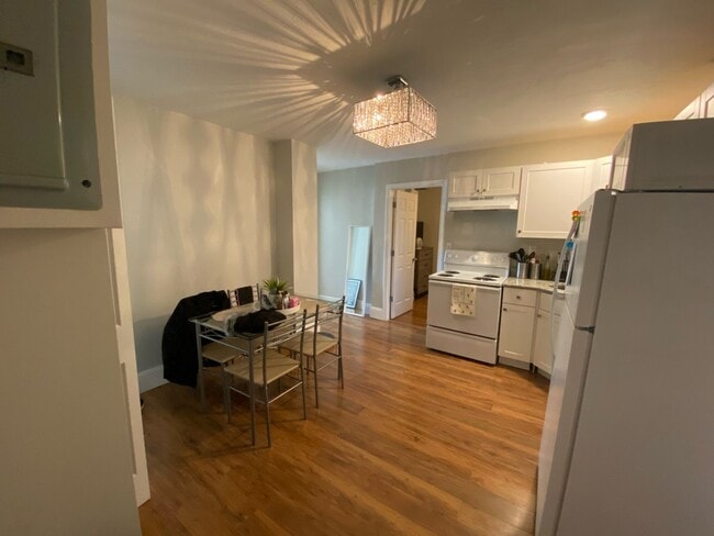 Photo - AMAZING 3 BED NORTH END UNIT!!! Apartment