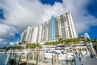 Building Photo - 1800 Sunset Harbour Dr