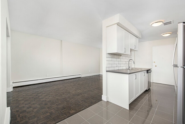 Photo du bâtiment - 321 & 349 Marland Ave