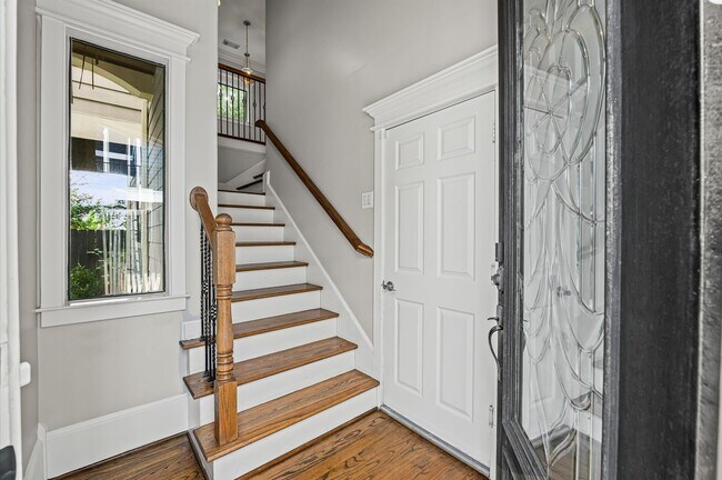 Foto del edificio - 1126 W 23rd St