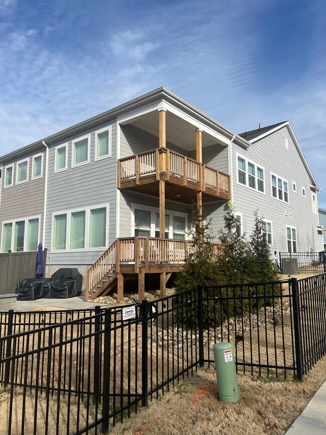 Building Photo - 2503 Lydia Ave