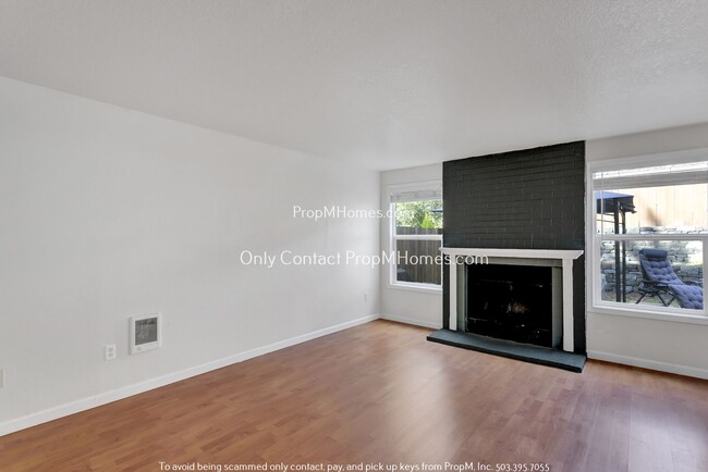 Building Photo - Connected Living in Wilsonville – Close to...