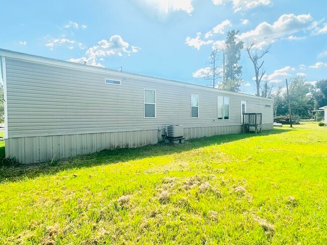 Foto del edificio - 207 Juniper Rd